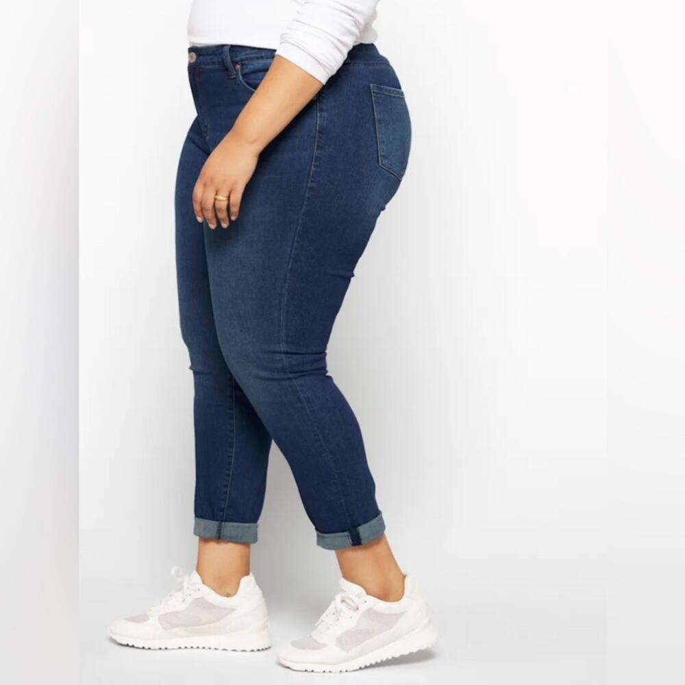 Woman’s Plus STS Blue Darren Girlfriend Cuffed Jeans in Blue Size 24 - Picture 4 of 8